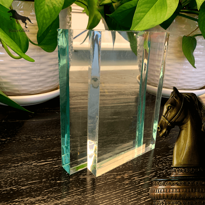 Düşük Demir Ultra Şeffaf Cam