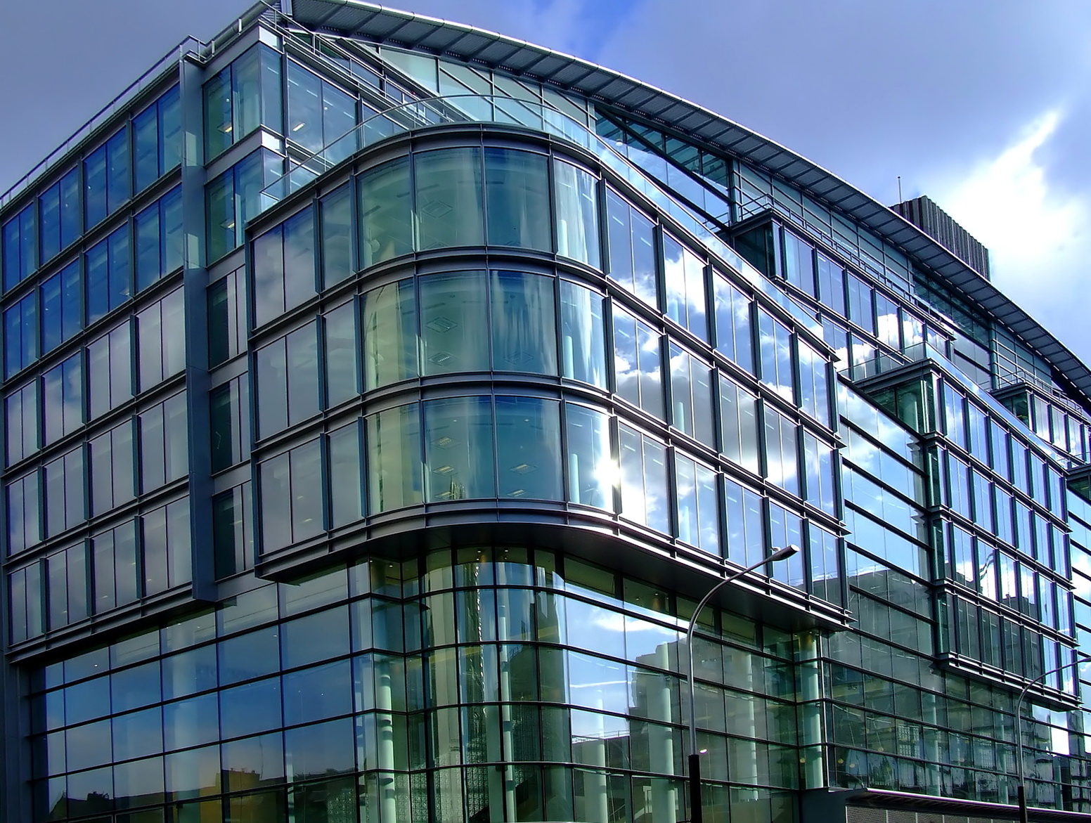 Giydirme Cephe Camı