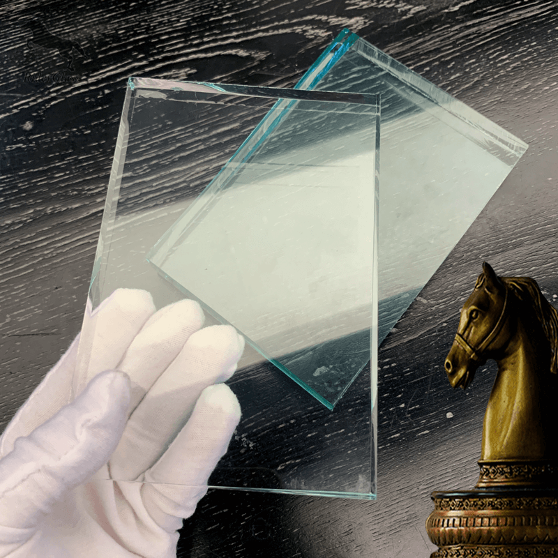 Düşük Demir Ultra Şeffaf Cam